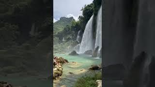 The Ban Gioc-Detian Falls is in between Vietnam & China!