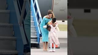 Oh, Princess Catherine Lovely Gesture, ￼The Little Girl Carrying Flower Bouquet, Meeting Kate