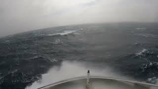 Cargo ship vs massive waves in the Antarctic Ocean