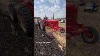 Tandem FARMALL Tractor Plowing #bigtractorpower #internationalharvester #farmall #caseih