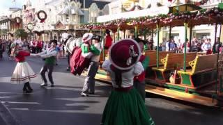 Travel Video, Our Great Christmas Escape to Disney Worlds Magic Kingdom