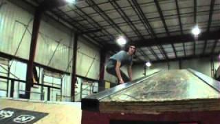 Elijah Jones 5 tricks at Ollies.mp4