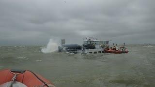 Binnenvaartschip gezonken op het IJsselmeer