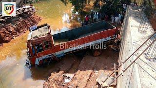 Truck hits bridge on NH-66 in Bhatkal byepass | Bhatkal Times