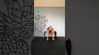 EASY SPLIT TUT  #shorts #stretching #homeworkout #yoga #gymnast #flexibility #tips #splits #funny