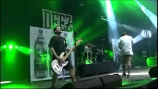 Deez Nuts live @ Graspop 2013 [Full set]