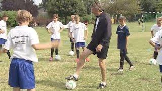 Die Manni Kaltz Fußballschule für Kids am Weißenhäuser Strand