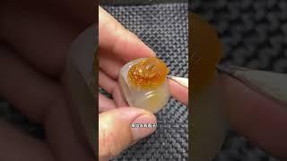 歷經 19 小時精心打造的扳指終於出爐啦！家⼈們快來瞅瞅，這巧奪天⼯的玉雕扳指，你們喜歡嗎？翡翠 珠寶直播 │ 翡翠 直播  珠寶 翡翠 #翡翠直播 #翡翠 #珠宝 #珠寶 #翡翠珠寶 #Shorts