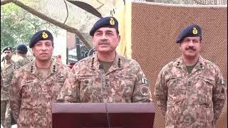 COAS visited Muzaffarabad, where he paid homage to the sacrifices of the martyrs.| ISPR