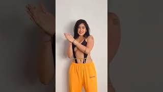 ये क्या कर रही है   sofia ansari #sofiaansari #sofia #SUBSCRIBE #SHORTS #reels #tiktok #viral