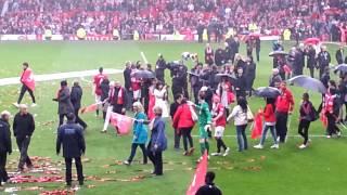 Man Utd players celebrate with families