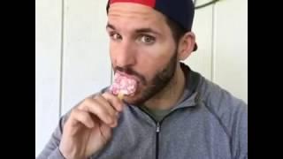 Fun Sized Review: Hostess' SnoBalls Ice Cream Bars