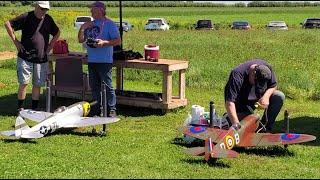 RC plane P-47 vs Spitfire