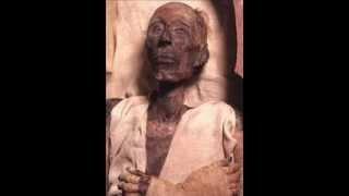 Firon Ki Lash Dunya Kay Liye Ibrat Ka Nishan - Maulana Tariq Jameel - YouTube.flv