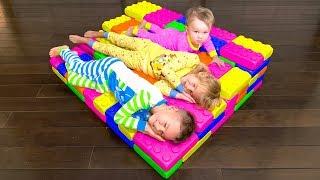 Vania & Mania BUILD BEDS with GIANT LEGO Toys | Rain Rain Go Away Song