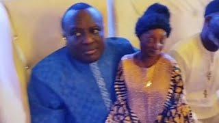 Watch when Oba Orin Osupa gifted aunty Ramota a cash gift