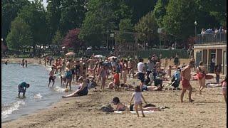 Thousands pack Lake Geneva, Wisconsin Beach Memorial Day weekend