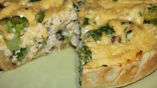 Лоранский пирог с грибами, брокколи и курицей.