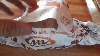 Eating A&W Bulgogi Chicken Burger | 2msia Channel