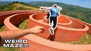 Weird UNSEEN MAZE Parkour Challenge 