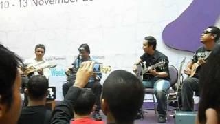 Medley Cromok acoustic live at KLCC