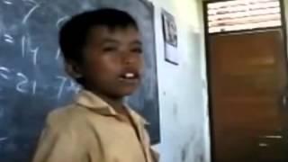 Video Lucu Anak Kecil Nyanyi Garuda Pancasila Dijamin Ngakak !