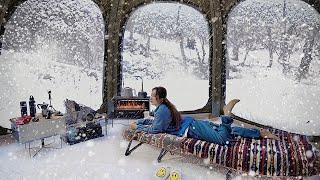 Solo camping in winter Heavy Snow - Enjoy snow scenery in a tent