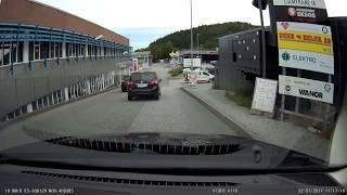 Oblivious snail driver thinks he is driving a big rig