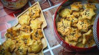 Cheese stars, our favorite holiday savory snack! A very simple recipe