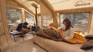 CAMPING IN THE COMFORT OF HOME IN THE POWERFUL RAIN WITH A 2-ROOM TENT