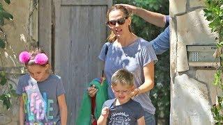 Jennifer Garner Looking Happy While Visiting Friends With Samuel And Seraphina