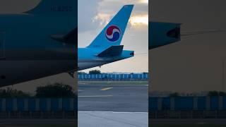 Boeing-777 taxing #shorts |koreanair | #trending #ytshorts #aviation #dehliairport #reels #viral