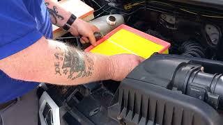 Renault master mk2 Air filter change/ renew.