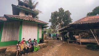 Suasana Kampung Jaman Dulu, Terasa Tahun 90 an. Mengaji Di Mesjid Kayu, Bikin Rindu. Jawa barat