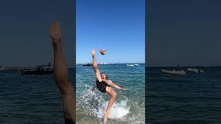 ESPECTACULAR CHILENA de ZLATAN IBRAHIMOVIC en la PLAYA: 41 AÑOS, de VACACIONES y RETIRADO | AS