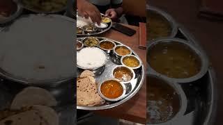 A sumptuous South Indian Thali @ Sai Sagar Food Court, Shiridi #petpujafoodandtravel #saibaba