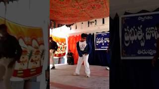 ATTAKUYAMUDU AMMAIKIMOGUDU-Merupula Dance Performed By VELLANKI UDAY In TIRUVURU 23-8-2014