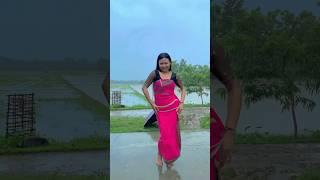 Chatri na khol barsaat mein #trending #dance #ytshorts #shortvideo #youtubefeed #shorts #ritishauzir