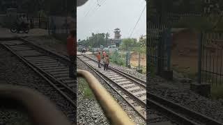 Station par kitne der ruk sakte hai