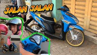 Jalan Jalan Pake motor VARIO gw sambil beli nasi padang Wkwk