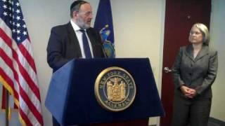 Chevrah Hatzoloh Receives Grant From Assembly woman Helene Weinstein