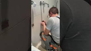 Установка подвесной тумбы и накладной раковины