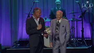 Mike Stoller Accepts the BMI Icon Award at the 2022 BMI Pop Awards