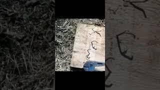 Болторез в работе