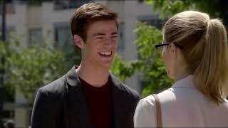 Felicity wants to see Barry's di*k | The Flash Season 1