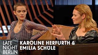 Karoline Herfurth & Emilia Schüle: Vom Druck schön sein zu müssen | Late Night Berlin | ProSieben
