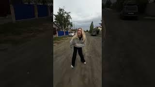 Не ешь червячков у мамы в машине