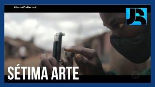 Jovens nigerianos fazem cinema com o celular e chamam a atenção de diretor de Hollywood