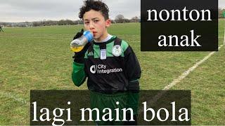 NONTON ANAK LAGI MAIN BOLA