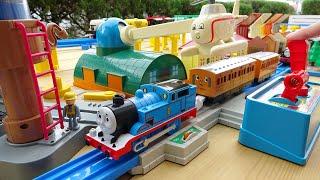 Plarail Thomas Sodor Island Town  Play on the steam locomotive and Harold Heliport course